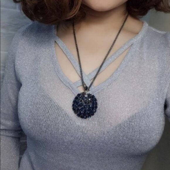 Women's Crystal Pendant Necklace - Picture 7 of 8